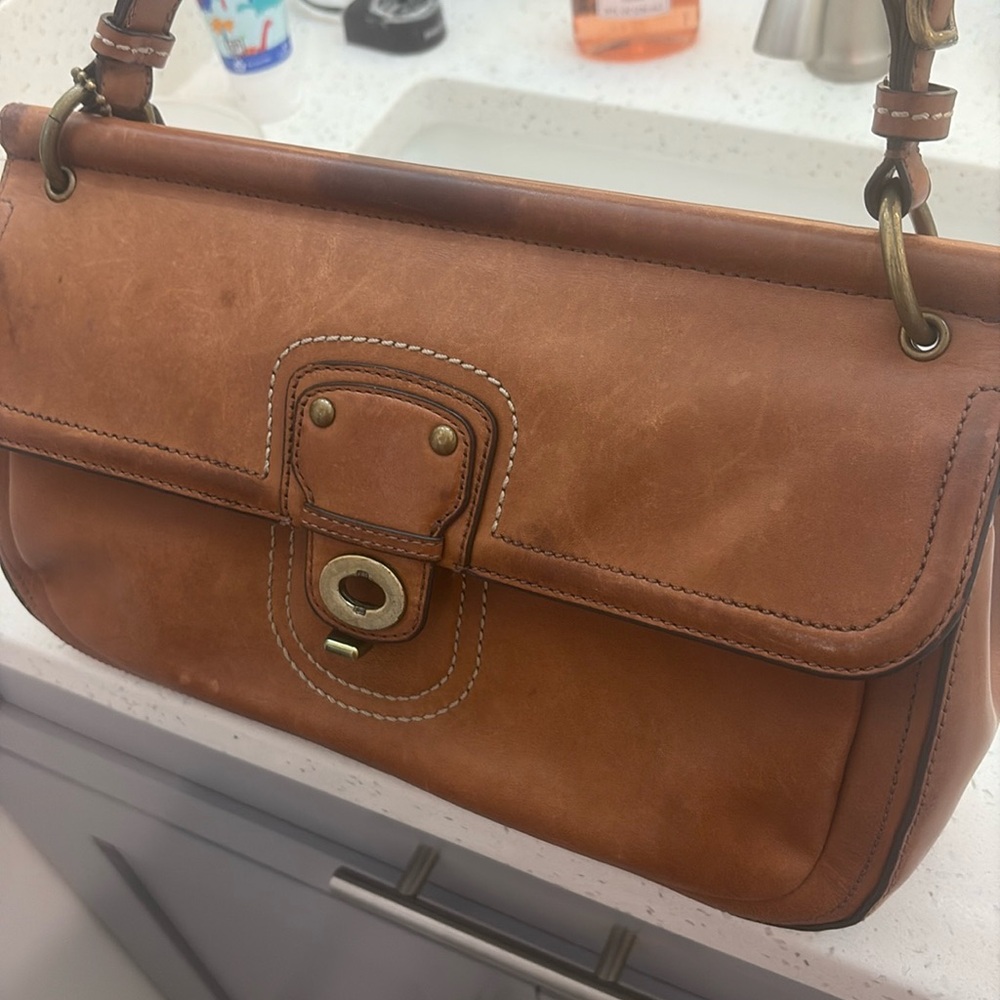 Coach handbag 👜 with strap